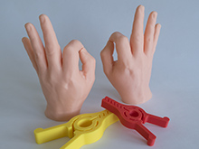 Ruce z tělového ABS