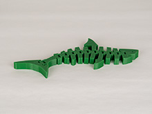Žralok z tmavě zeleného PLA